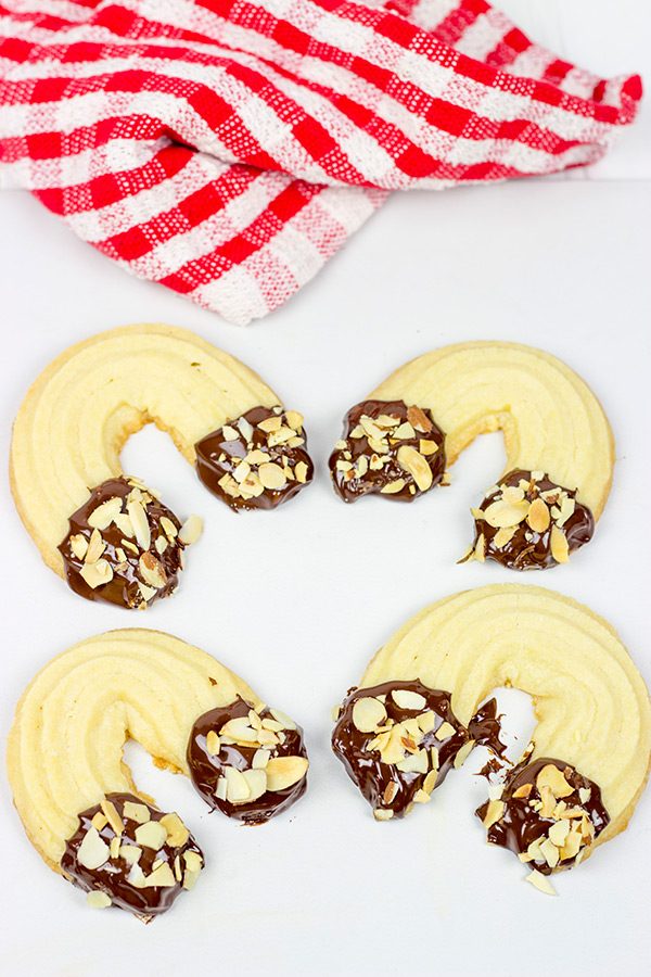 These Chocolate Almond Horseshoe Cookies are a fun and a delicious treat for the holidays!
