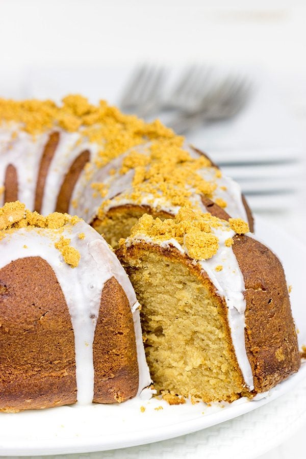 Grab a mug of coffee and a slice of this Cookie Butter Pound Cake for a delicious holiday treat!