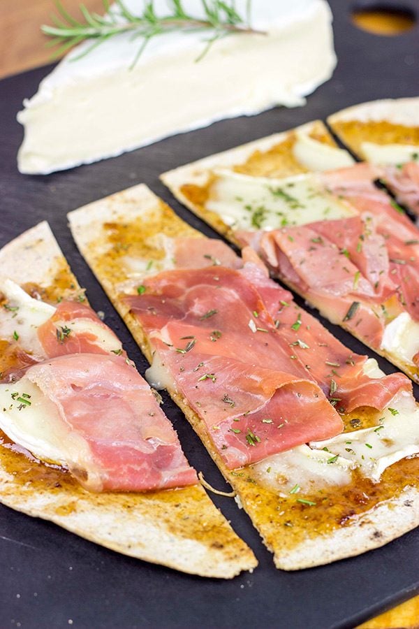 Step up your snack time with these easy Brie and Fig Jam Flatbreads!
