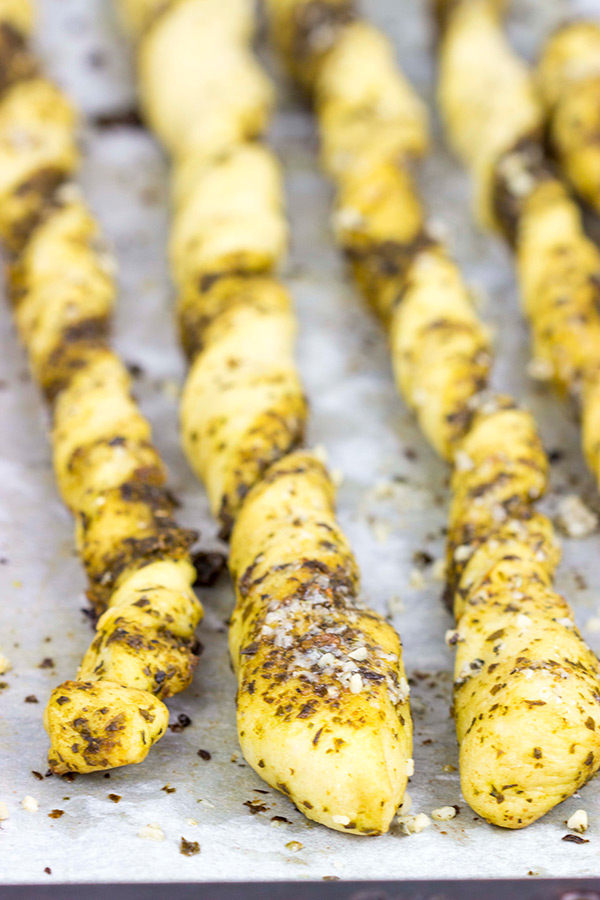 These Garlic Pesto Breadsticks are a fun and tasty snack...perfect for football games on cold winter weekends!