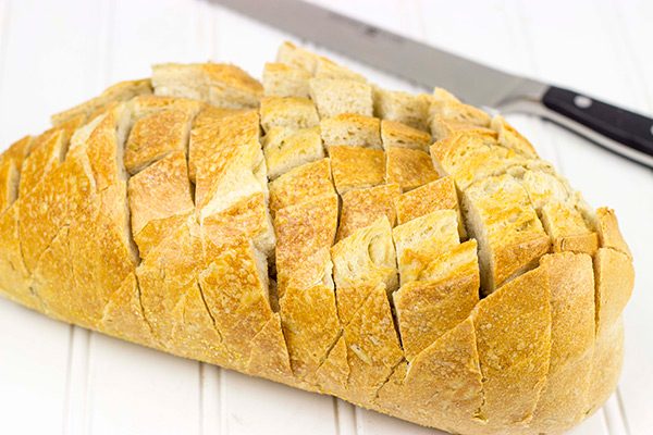 This Pepperoni Pizza Pull Apart Bread is darn good eats... especially when sports are on tv!