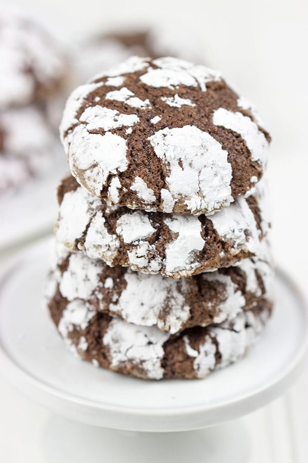 Forget making snowballs outside! Stay inside and make a batch of these Chocolate Snowball Cookies instead!