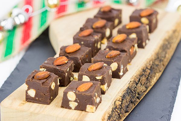 Need an easy treat for Christmas Eve or New Year's celebrations? How about this Dark Chocolate Almond Fudge?