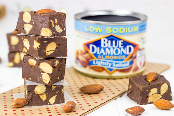 Need an easy treat for Christmas Eve or New Year's celebrations? How about this Dark Chocolate Almond Fudge?