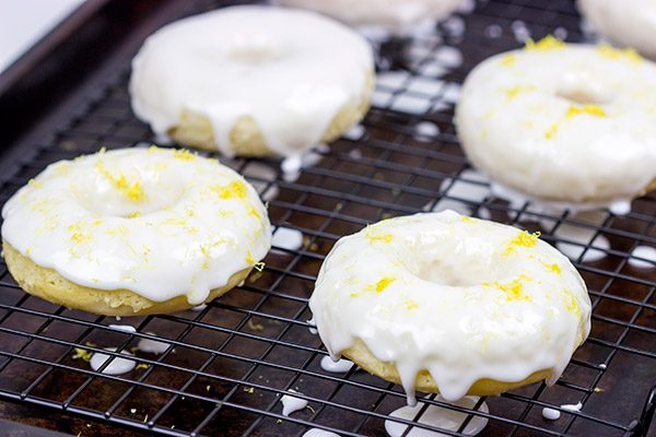 These Baked Lemon Doughnuts are packed with lemony deliciousness!