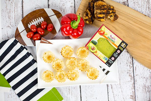 Guacamole + gameday = win! These Blackened Chicken Guacamole Bites are the perfect Super Bowl appetizer!