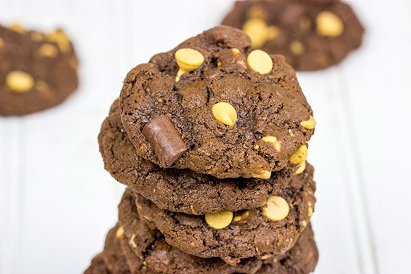 Nothing beats a good book, a roaring fire and a fresh batch of these Chocolate Peanut Butter Cookies!