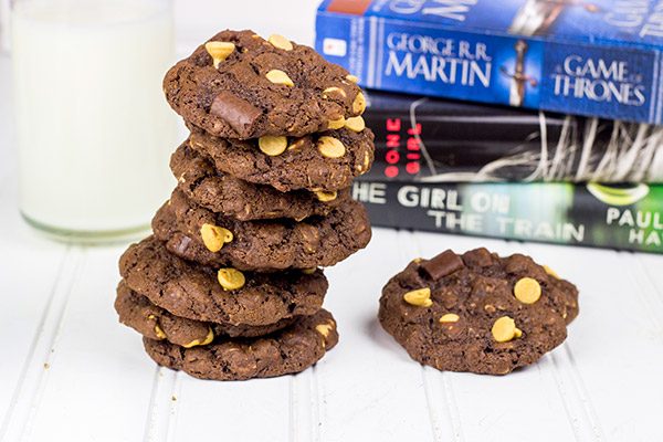 Nothing beats a good book, a roaring fire and a fresh batch of these Chocolate Peanut Butter Cookies!