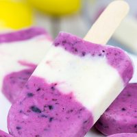 Ah, summer! Grab one of these Lemon Blueberry Popsicles and enjoy the warm sunshine in the backyard!