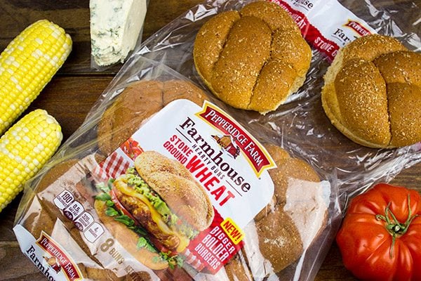 Looking for a fun new burger for summer grilling? Check out these Sundried Tomato and Gorgonzola Burgers!