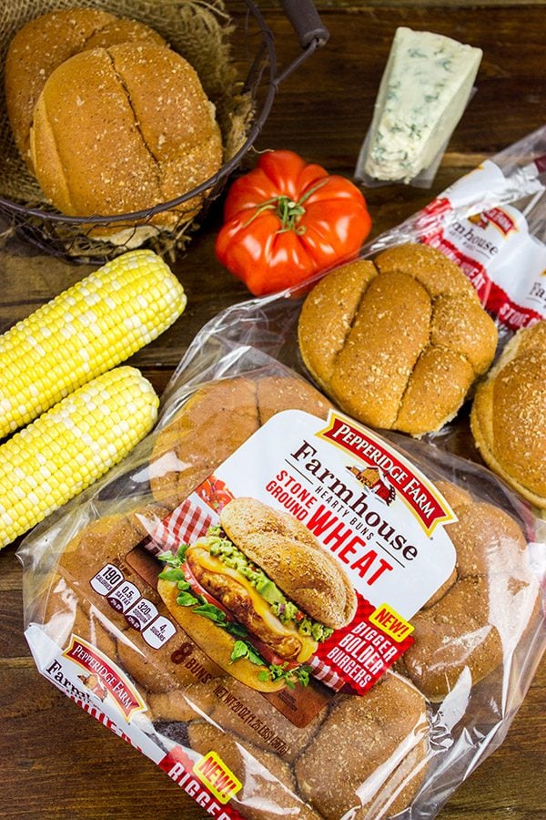 Looking for a fun new burger for summer grilling? Check out these Sundried Tomato and Gorgonzola Burgers!
