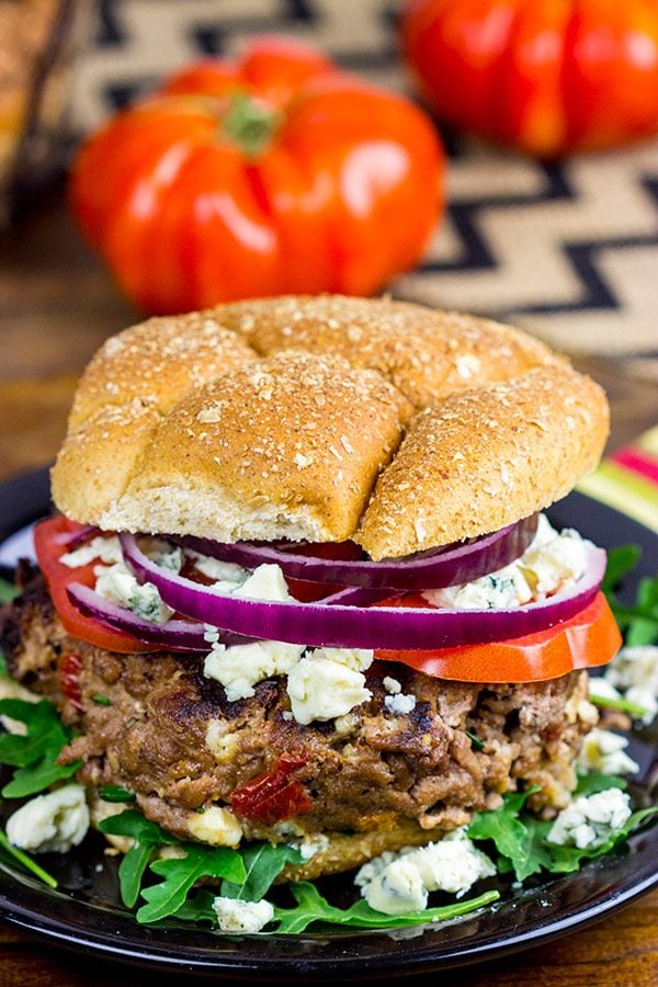 Looking for a fun new burger for summer grilling? Check out these Sundried Tomato and Gorgonzola Burgers!
