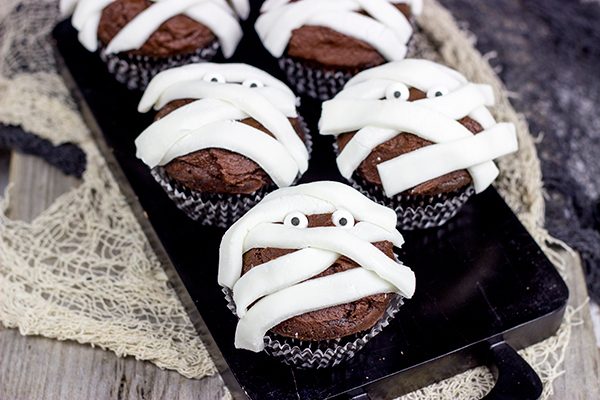 Who's watching you? Is it ghosts and goblins? If you're lucky, it's these Chocolate Mummy Cupcakes!