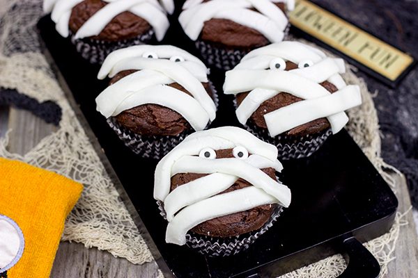 Who's watching you? Is it ghosts and goblins? If you're lucky, it's these Chocolate Mummy Cupcakes!
