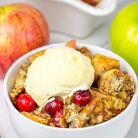 Autumn is almost here! Grab some juicy apples and whip up this Apple Cranberry Crumble for dessert tonight!