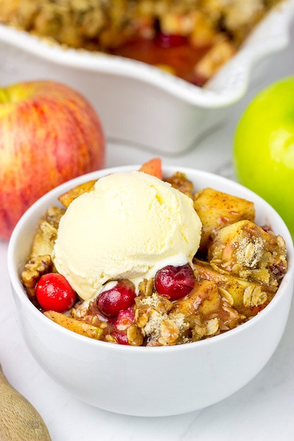 Autumn is almost here! Grab some juicy apples and whip up this Apple Cranberry Crumble for dessert tonight!
