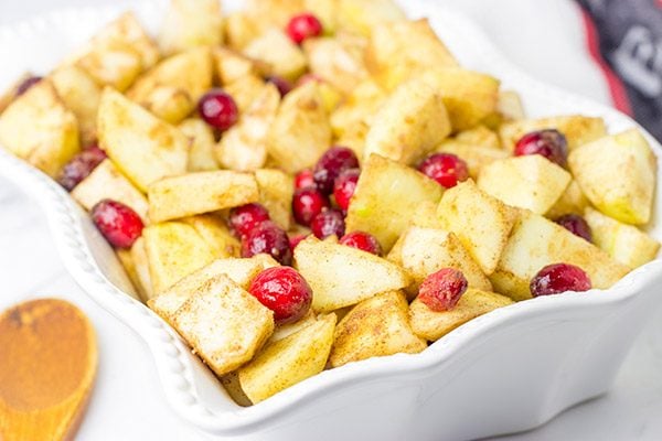 Autumn is almost here! Grab some juicy apples and whip up this Apple Cranberry Crumble for dessert tonight!