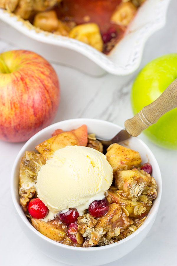 Autumn is almost here! Grab some juicy apples and whip up this Apple Cranberry Crumble for dessert tonight!