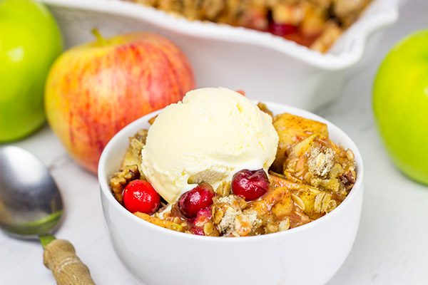Autumn is almost here! Grab some juicy apples and whip up this Apple Cranberry Crumble for dessert tonight!