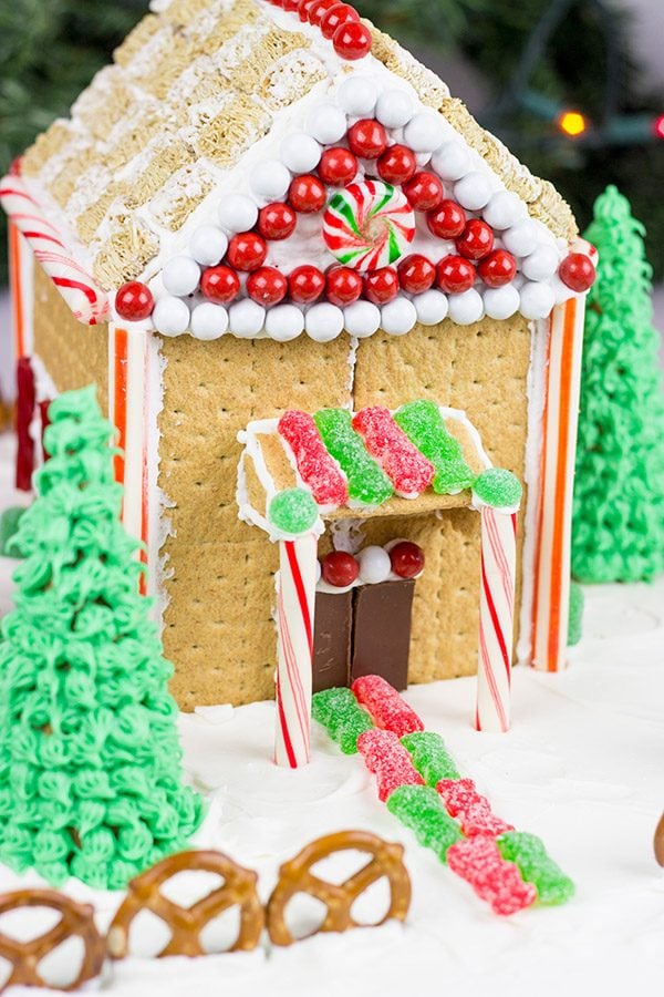 Have you ever made a Holiday Gingerbread House? Here are some tips and tricks for this classic Christmas activity!