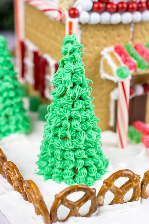 Have you ever made a Holiday Gingerbread House? Here are some tips and tricks for this classic Christmas activity!