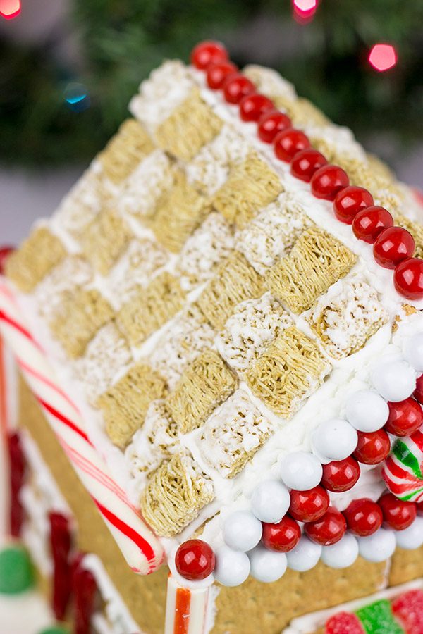 Have you ever made a Holiday Gingerbread House? Here are some tips and tricks for this classic Christmas activity!