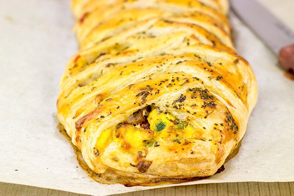 This Sausage and Egg Breakfast Braid is a fun way to serve up a weekend breakfast!