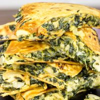 As the nights turn colder, it's time to warm up with some tasty comfort food...like these Spinach Artichoke Quesadillas!