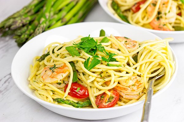 This Spaghetti with White Wine Garlic Sauce is tasty enough for a family feast, or just a casual night sitting by the fireplace!