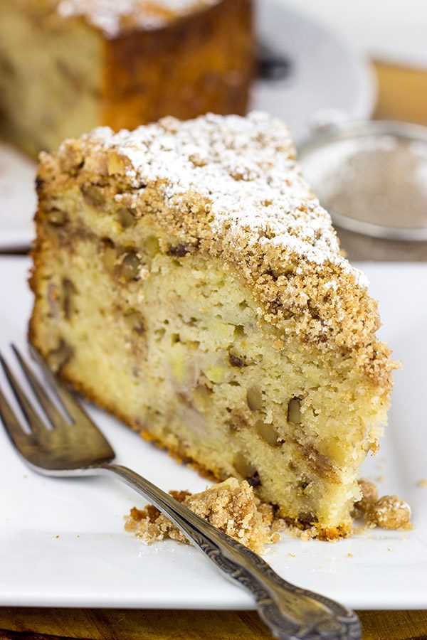 Say hello to morning with a big slice of this tasty Banana Walnut Coffee Cake!