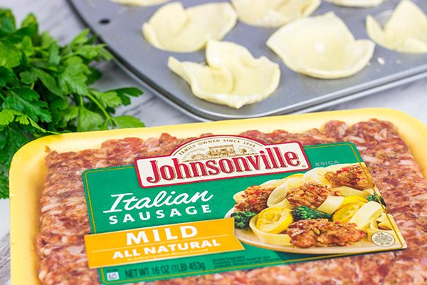 These Italian Meatball Tartlets are the perfect gameday appetizer! 