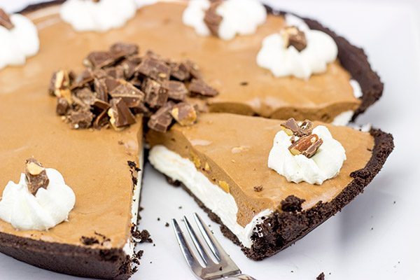 This No Bake Chocolate Almond Pie includes only 3 ingredients, and it's ready in minutes! It's perfect for summer parties!