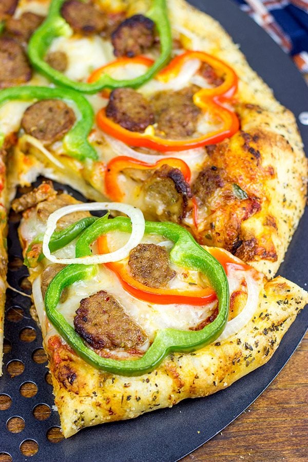 Make pizza night delicious with this Sausage and Peppers Pizza!