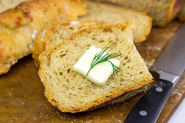 Craving some tasty homemade bread? Then this No Knead Cheddar Dill Beer Bread will solve that problem!