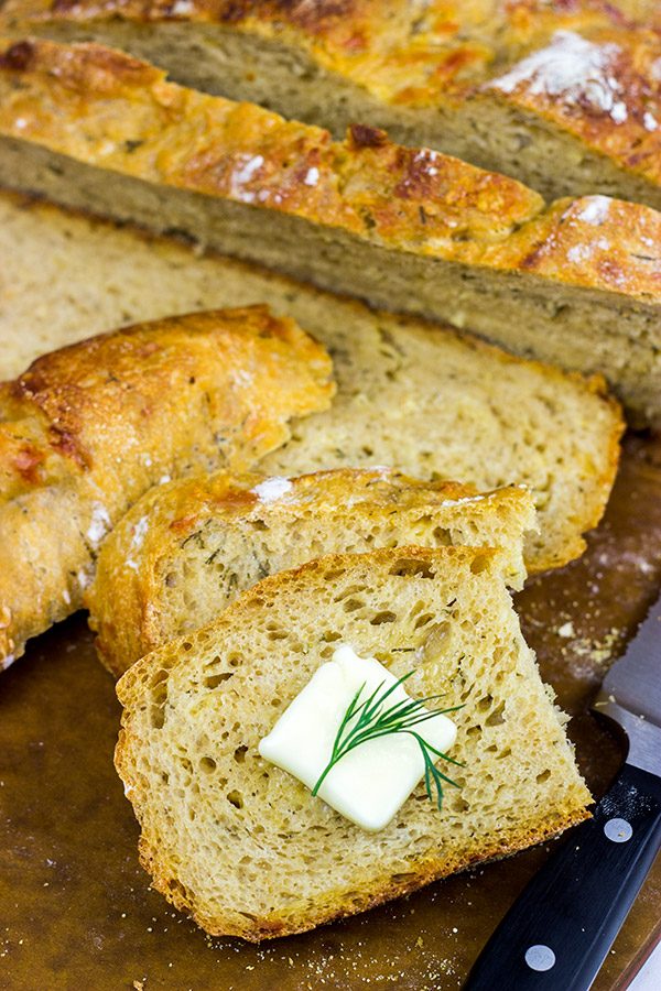 Craving some tasty homemade bread? Then this No Knead Cheddar Dill Beer Bread will solve that problem!