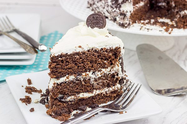 Turn your favorite cookie into a cake with this tasty Oreo Cake recipe!
