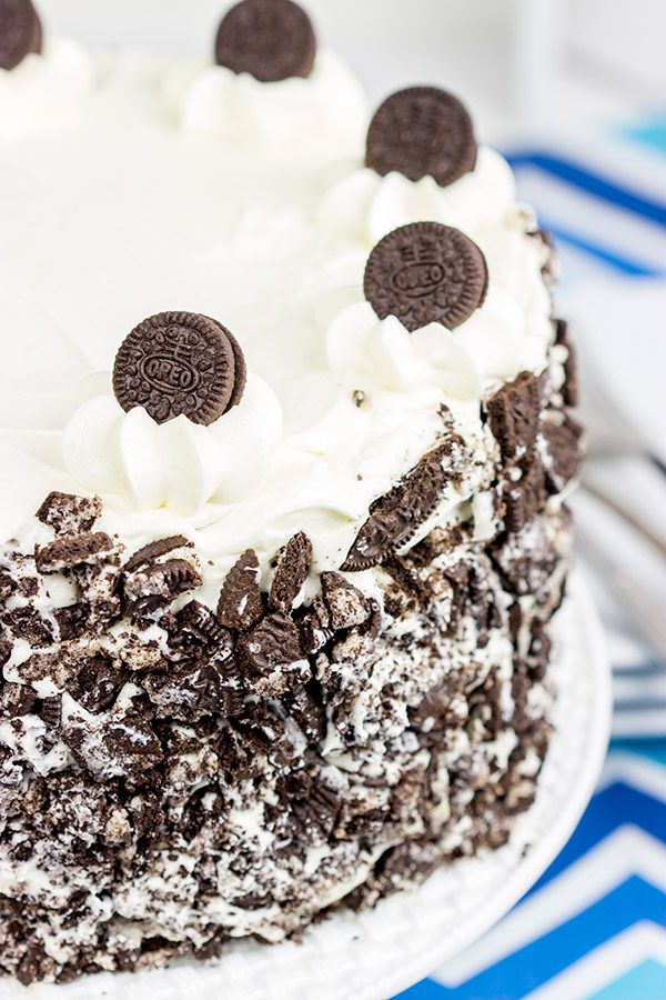 Turn your favorite cookie into a cake with this tasty Oreo Cake recipe!