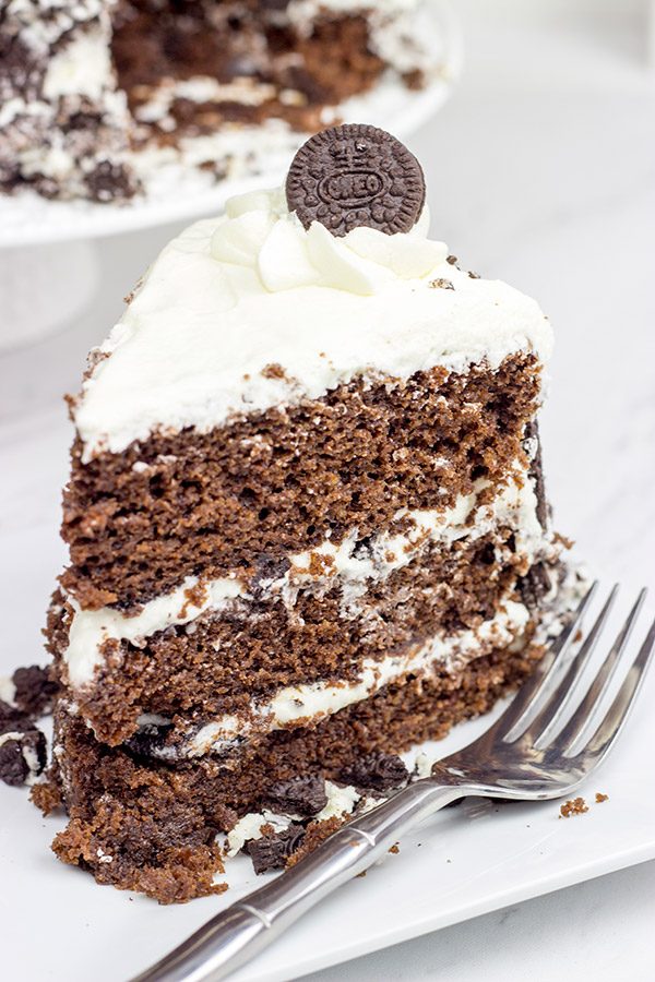 Turn your favorite cookie into a cake with this tasty Oreo Cake recipe!
