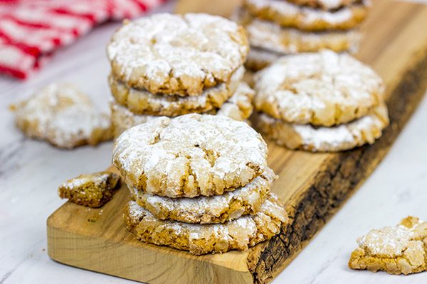 These Peanut Butter Crinkle Cookies are the perfect cookie for any and all peanut butter lovers!