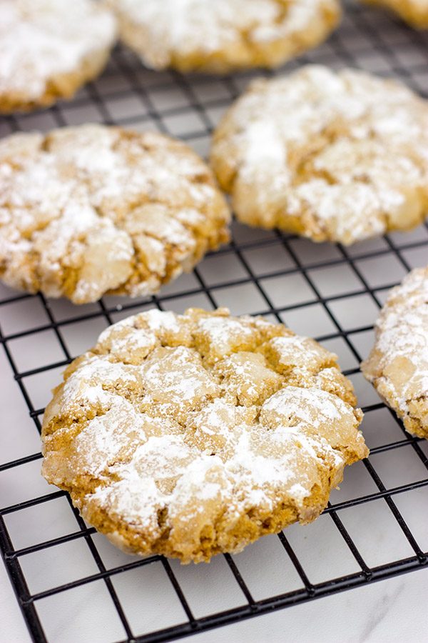 These Peanut Butter Crinkle Cookies are the perfect cookie for any and all peanut butter lovers!