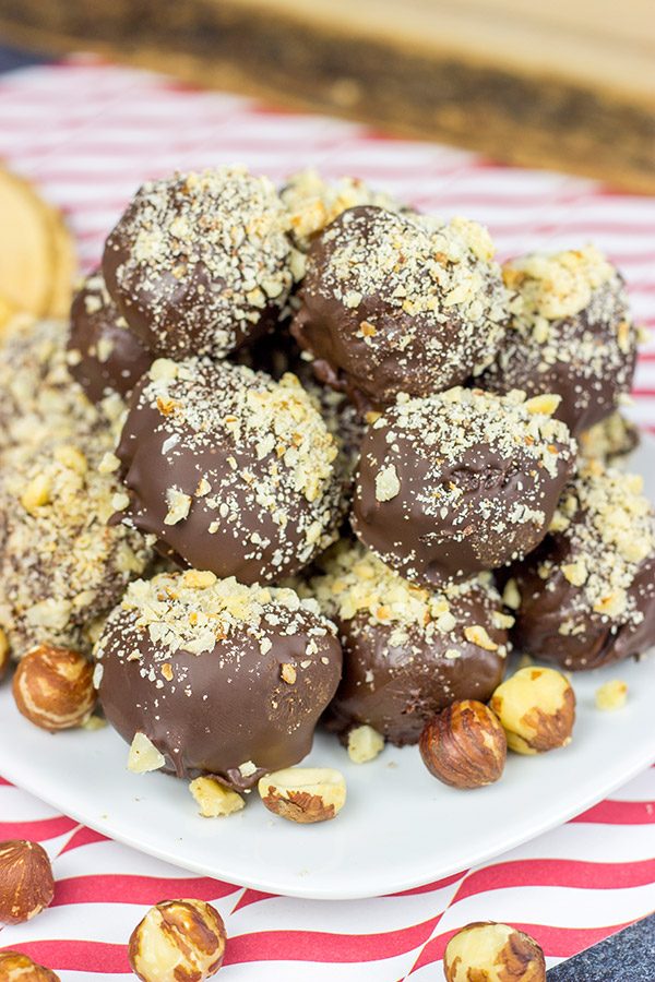 Mix up that holiday cookie tray with some of these Nutella Truffles!