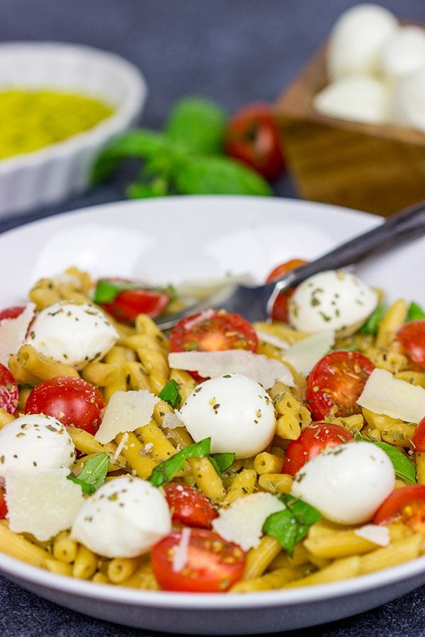 This Quick Caprese Pasta is loaded with flavor...and it's ready in just 10 minutes!