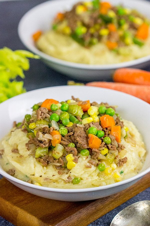 These Shepherd's Pie Mashed Potatoes are a delicious comfort meal...perfect for cold winter days!