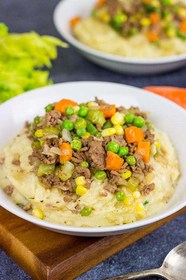 These Shepherd's Pie Mashed Potatoes are a delicious comfort meal...perfect for cold winter days!