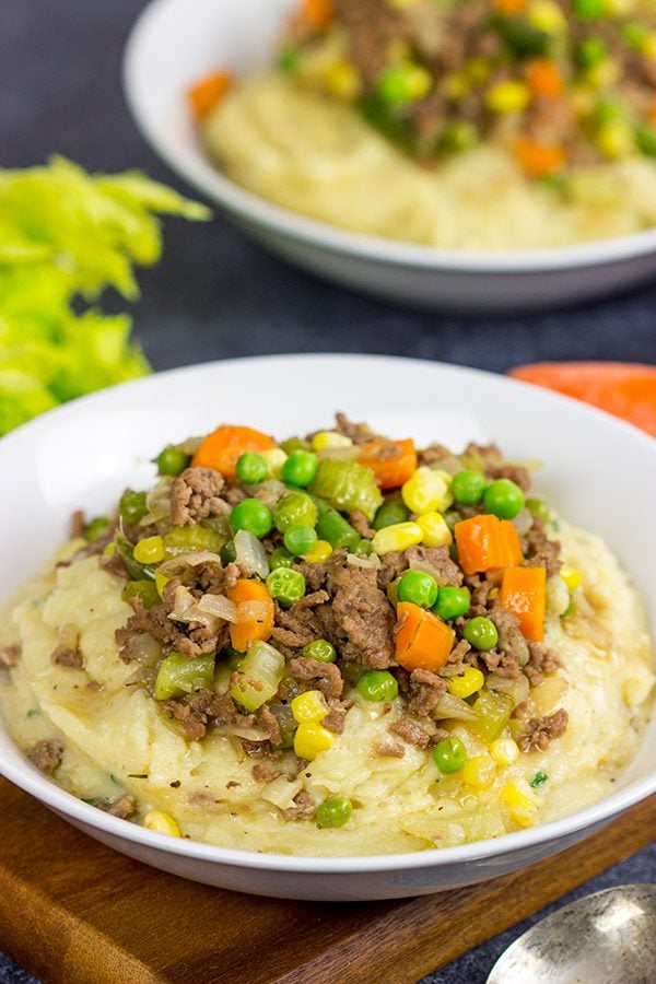 These Shepherd's Pie Mashed Potatoes are a delicious comfort meal...perfect for cold winter days!