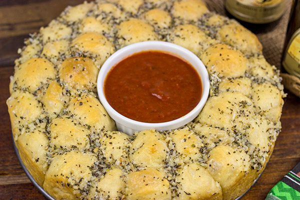 Need a great appetizer to share with friends?  This Parmesan Garlic Monkey Bread is both fun and delicious!