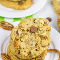 If a good chocolate chip cookie is a thing of beauty, then these Kitchen Sink Chocolate Chip Cookies are gorgeous!