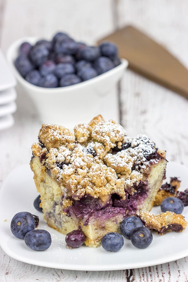 This Overnight Blueberry French Toast Bake is a fun (and easy) breakfast to serve on a lazy weekend morning!