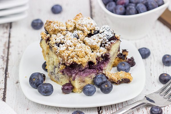 This Overnight Blueberry French Toast Bake is a fun (and easy) breakfast to serve on a lazy weekend morning!