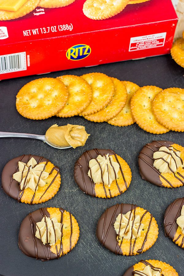 Looking for a fun entertaining idea? Grab a pack of RITZ and whip up these No Bake Chocolate Peanut Butter Pie RITZ Crackers!
